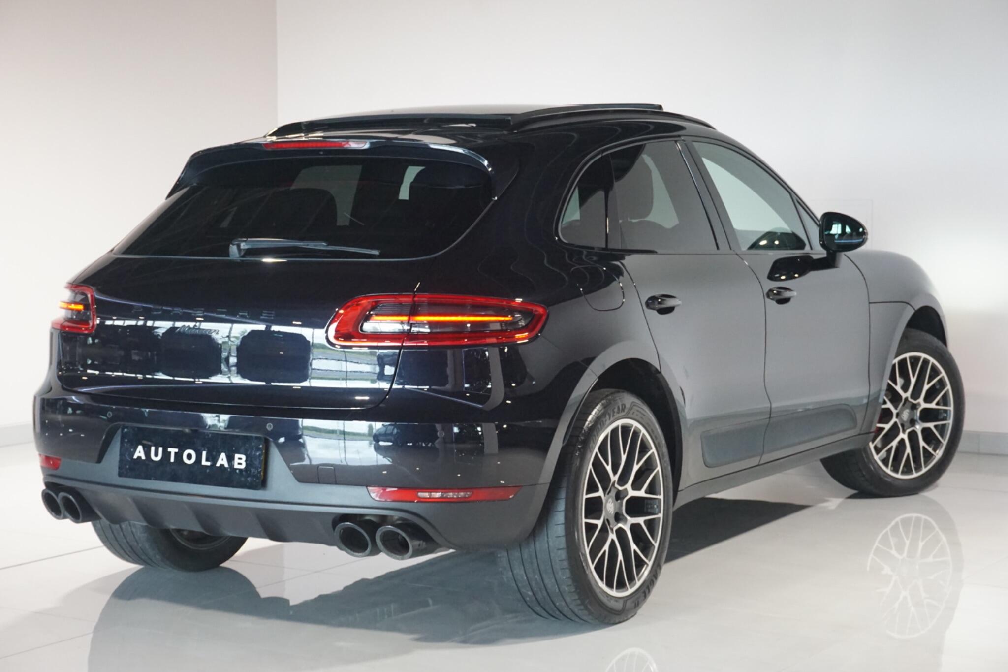 Porsche Macan 2.0T SUV 5dr Petrol PDK 4WD Euro 6 (s/s) (252 ps)